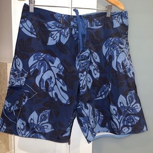 Crazy Shirts Hawaii Blue leaf print board shorts 34